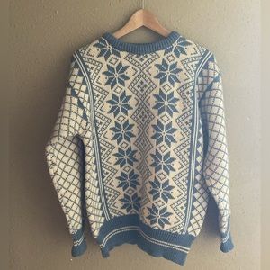 vintage dale of Norway wool sweater